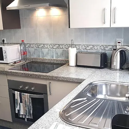 Apartment, 3 Bedrooms, Downtown 아파트